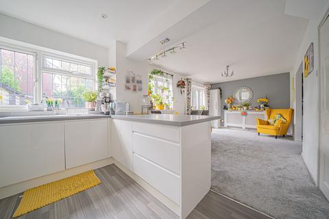 4 bedroom semi-detached house for sale, Shelsley Way, Solihull, B91