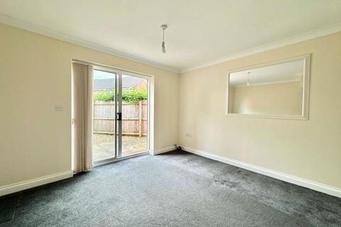2 bedroom end of terrace house for sale, Hedgerow Road, Leicester, LE3