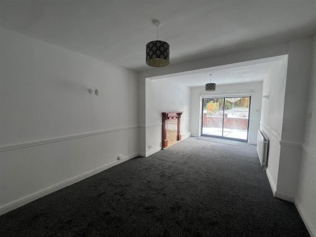Living room 2.jpg