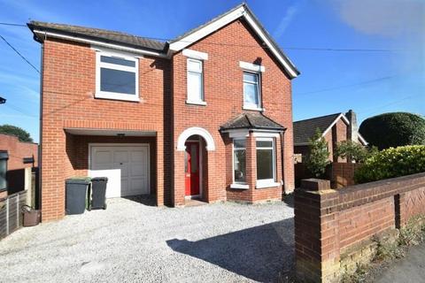 4 bedroom detached house to rent, Bursledon Road, Southampton SO30