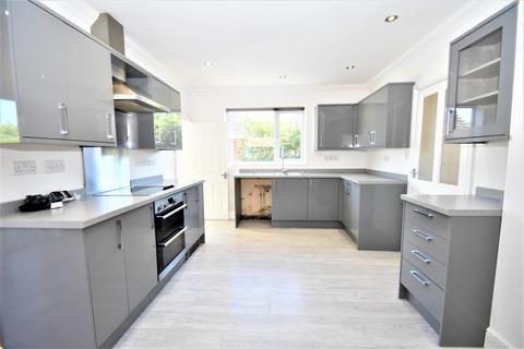 4 bedroom detached house to rent, Bursledon Road, Southampton SO30