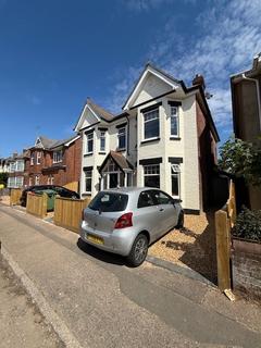 1 bedroom in a house share to rent, Shelbourne Road, Bournemouth, BH8