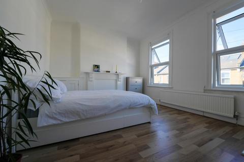 5 bedroom house share to rent, Alloa Road, London SE8