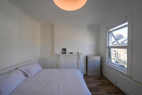 5 bedroom house share to rent, Alloa Road, London SE8