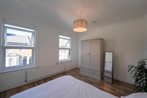 5 bedroom house share to rent, Alloa Road, London SE8