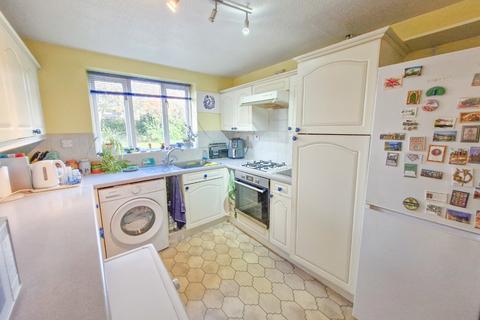 3 bedroom detached house for sale, 8 Birch Close, Woodford Halse, NN11 3NF