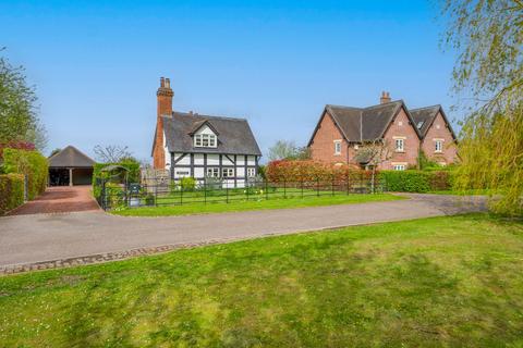 2 bedroom detached house for sale, 10 Snowdon Road, Burnhill Green, WV6