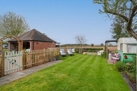 2 bedroom detached house for sale, 10 Snowdon Road, Burnhill Green, WV6