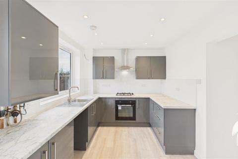 3 bedroom semi-detached house to rent, Eastbourne Square, Carley Hill, Sunderland