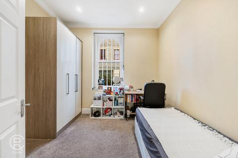 2 bedroom flat for sale, Hilda Road, Southall, UB2