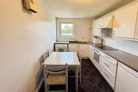 2 bedroom flat to rent, 3 Goldenhill Court, Clydebank G81