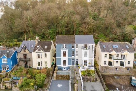 2 bedroom apartment for sale, Overland Road., Mumbles, Swansea