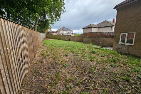 undefined, Greengates Avenue, Bradford BD12