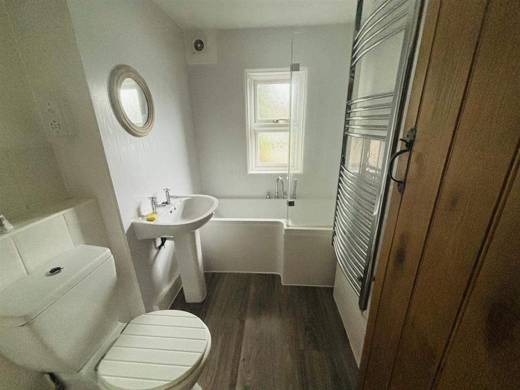 Lodge Cottage.jpg