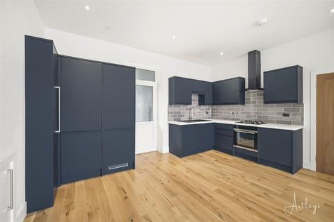 2 bedroom apartment for sale, 144 Overland Road, Mumbles, Swansea