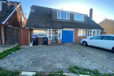 3 bedroom semi-detached house to rent, Churchill Avenue, Boothville, NN3 6NY