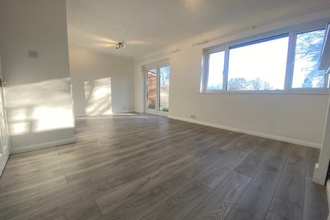 3 bedroom semi-detached house to rent, Churchill Avenue, Boothville, NN3 6NY