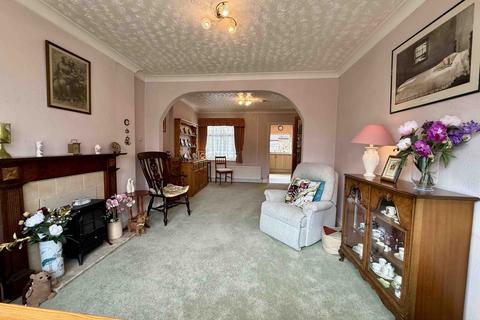 3 bedroom end of terrace house for sale, Cowley Road, Felixstowe, IP11