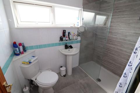 2 bedroom house for sale, Vardon Road, Pin Green SG1