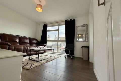 2 bedroom apartment for sale, Russell Court, Beach Station Road, Felixstowe, IP11