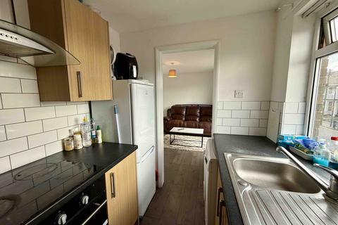 2 bedroom apartment for sale, Russell Court, Beach Station Road, Felixstowe, IP11