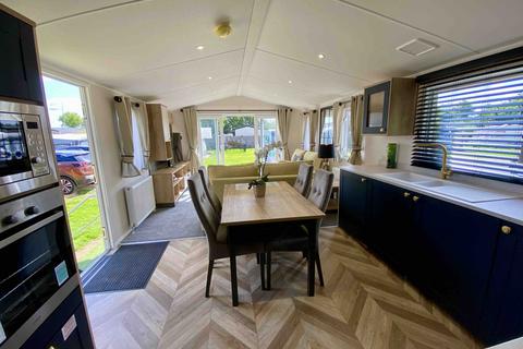 2 bedroom park home for sale, The Oaks Holiday Park, Chapel Road, IP10