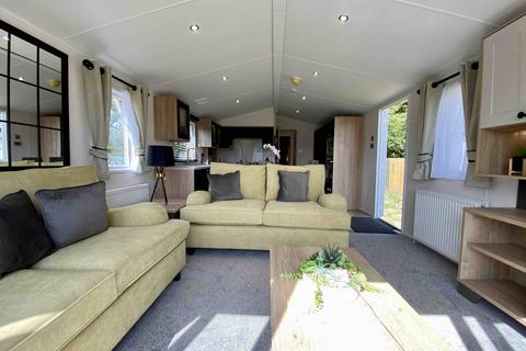 2 bedroom park home for sale, The Oaks Holiday Park, Chapel Road, IP10