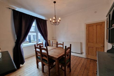 3 bedroom terraced house to rent, Aldersley Road, Wolverhampton WV6