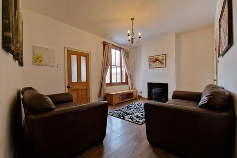 3 bedroom terraced house to rent, Aldersley Road, Wolverhampton WV6