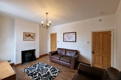 3 bedroom terraced house to rent, Aldersley Road, Wolverhampton WV6