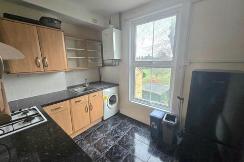 2 bedroom apartment to rent, Brailsford Road, London, SW2