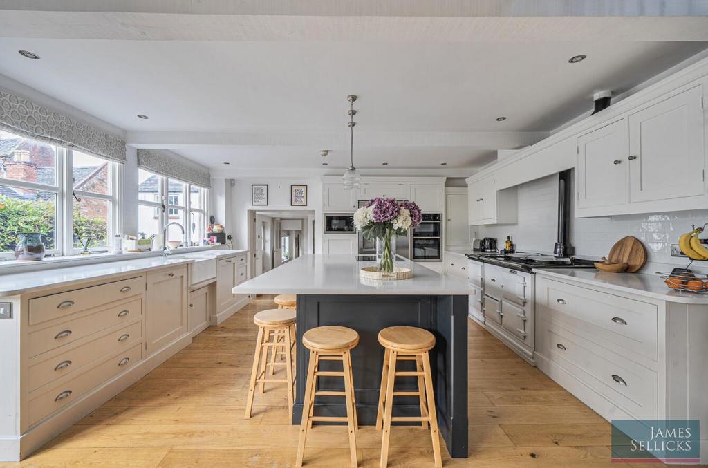 Open-Plan Living/Dining Kitchen