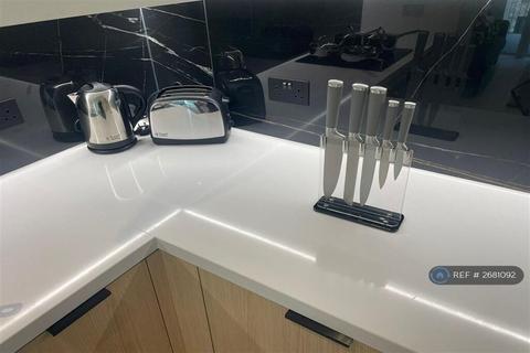 1 bedroom apartment to rent, Bouchon Point, Cendal Crescent, E1