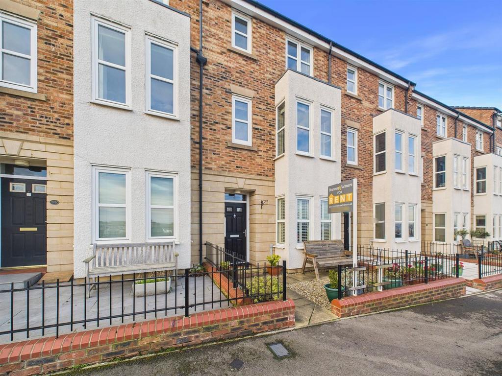 Renaissance Point, North Shields 3 bed terraced house - £1,400 pcm (£ ...