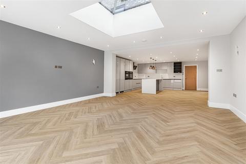 4 bedroom detached house for sale, Nightingale Avenue, Cambridge CB1