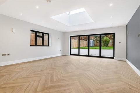4 bedroom detached house for sale, Nightingale Avenue, Cambridge CB1