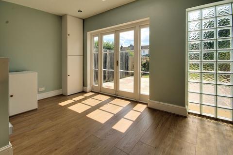 4 bedroom terraced house to rent, Durban Road, Beckenham, BR3