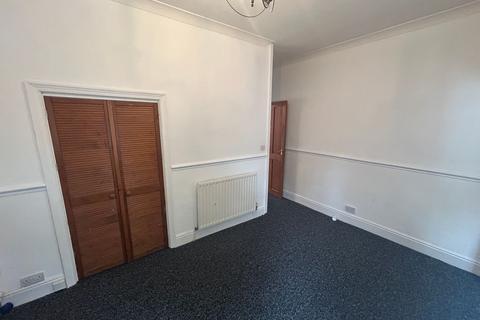 2 bedroom terraced house to rent, Columbia Street, Darlington DL3