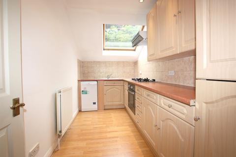 2 bedroom flat to rent, Langham Court, Holmbrook Drive, Hendon, NW4