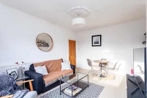 1 bedroom flat to rent, North Villas, London, NW1