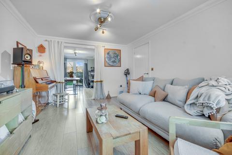 3 bedroom semi-detached house for sale, Eglinton Drive, Chancellor Park, Chelmsford