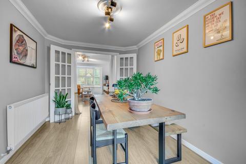 3 bedroom semi-detached house for sale, Eglinton Drive, Chancellor Park, Chelmsford