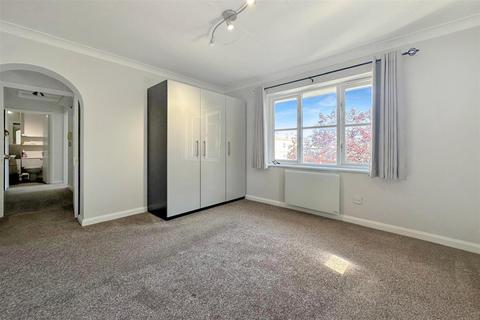 1 bedroom flat for sale, Alexandra Park, Queen Alexandra Road, High Wycombe HP11
