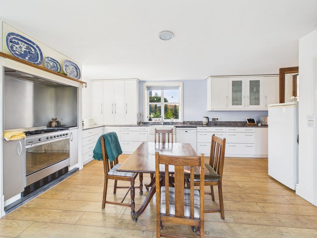 Open plan kitchen dining