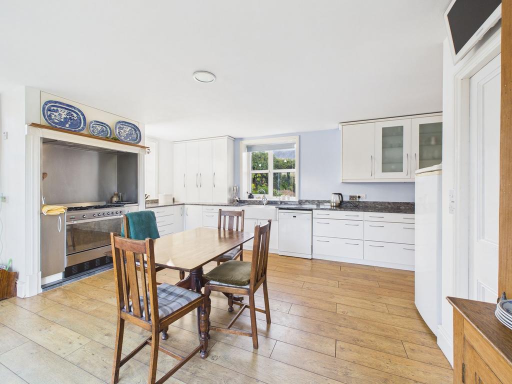 Open plan kitchen dining