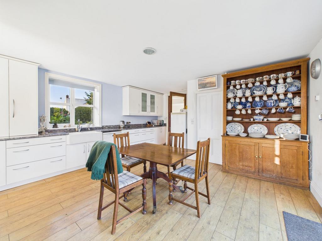 Open plan kitchen dining