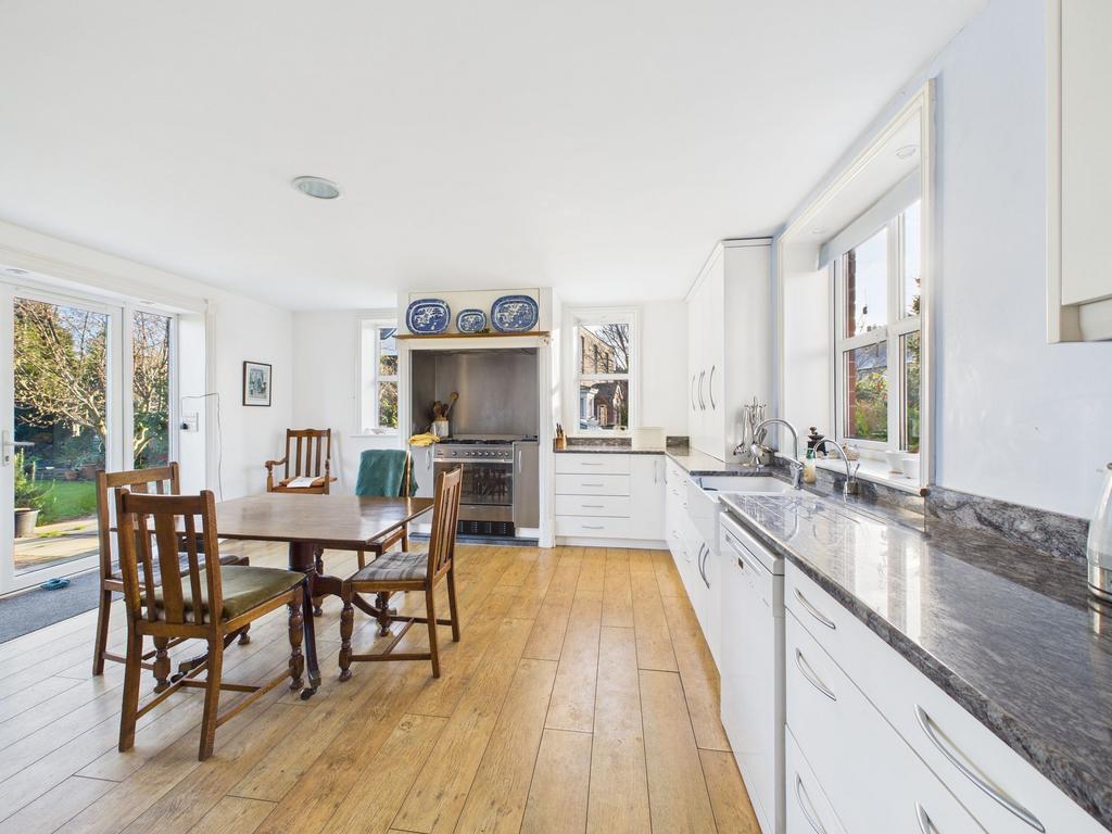 Open plan kitchen dining