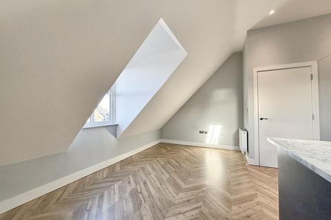 3 bedroom flat for sale, Weymouth