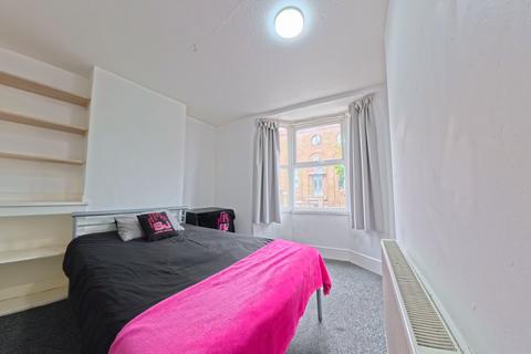 4 bedroom terraced house to rent, Hollingdean Road
