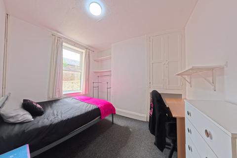 4 bedroom terraced house to rent, Hollingdean Road